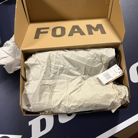 Adidas Foam RNR Box - Picture 7 of 9